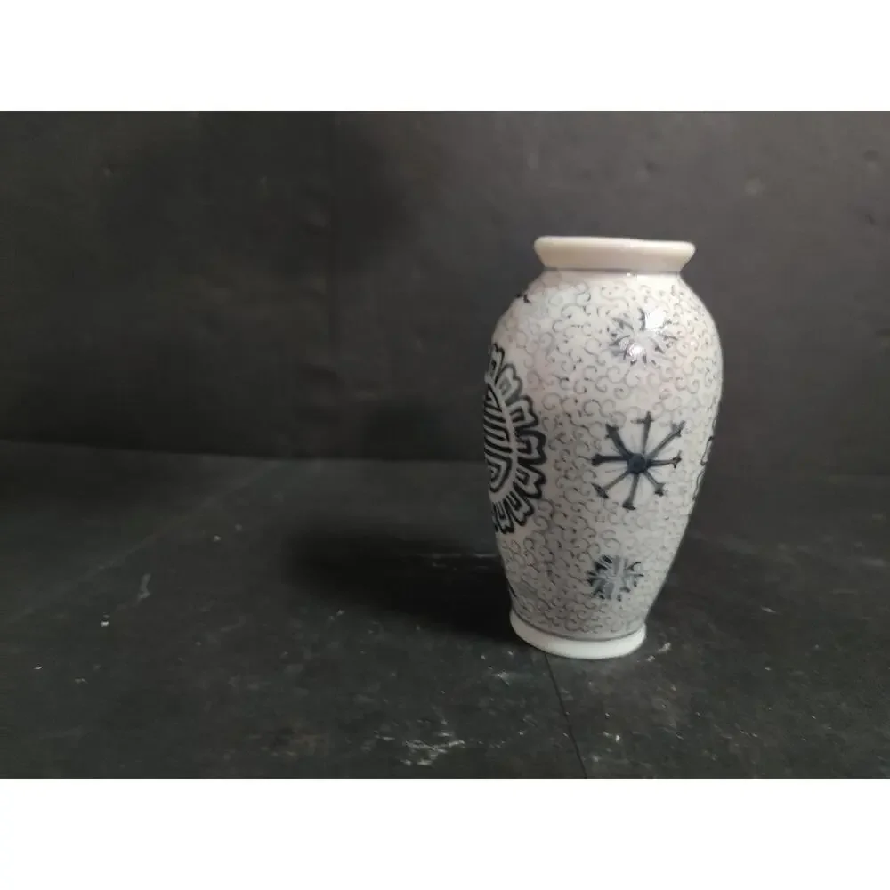 Vintage Blue And White Porcelain Miniature Vase Chinoiserie Asian Decor 4